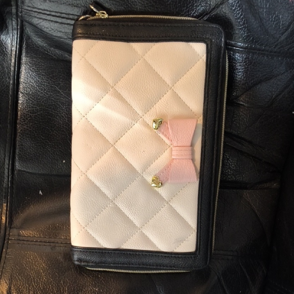 Betsey Johnson Quilted Cream and Black Wallet with Pink Bow